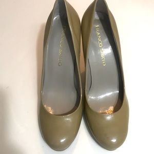 Franco Sarto size 7 Tan pumps